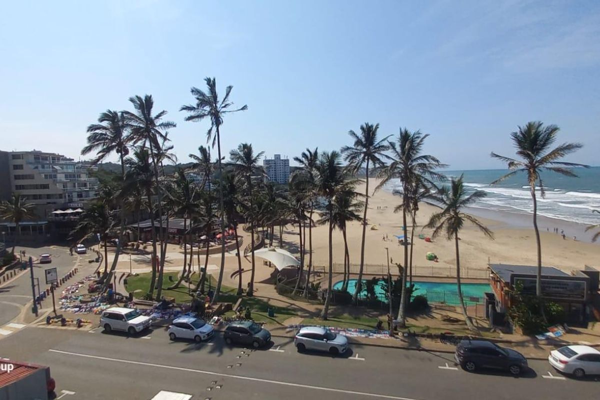 Apartment For Sale In Margate - Photo 2