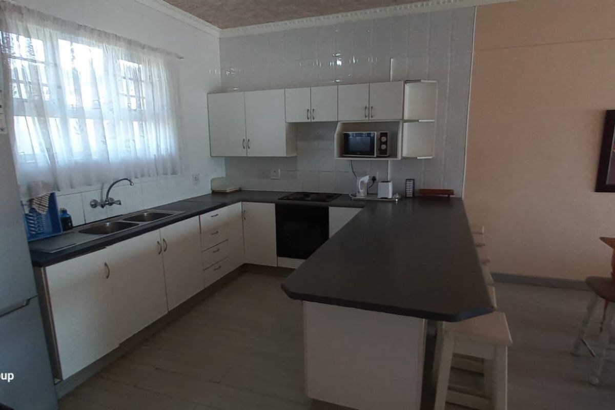 Apartment For Sale In Margate - Photo 3