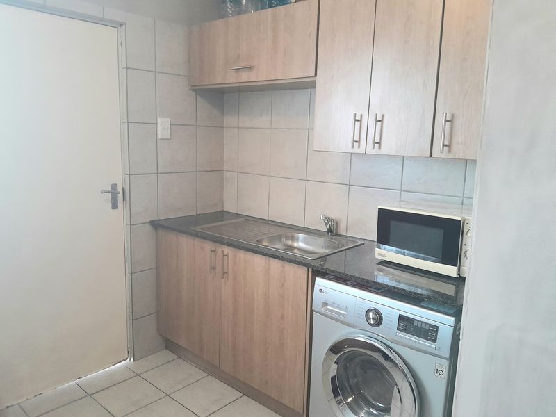 Apartment Rental Monthly In Sandton - Photo 2