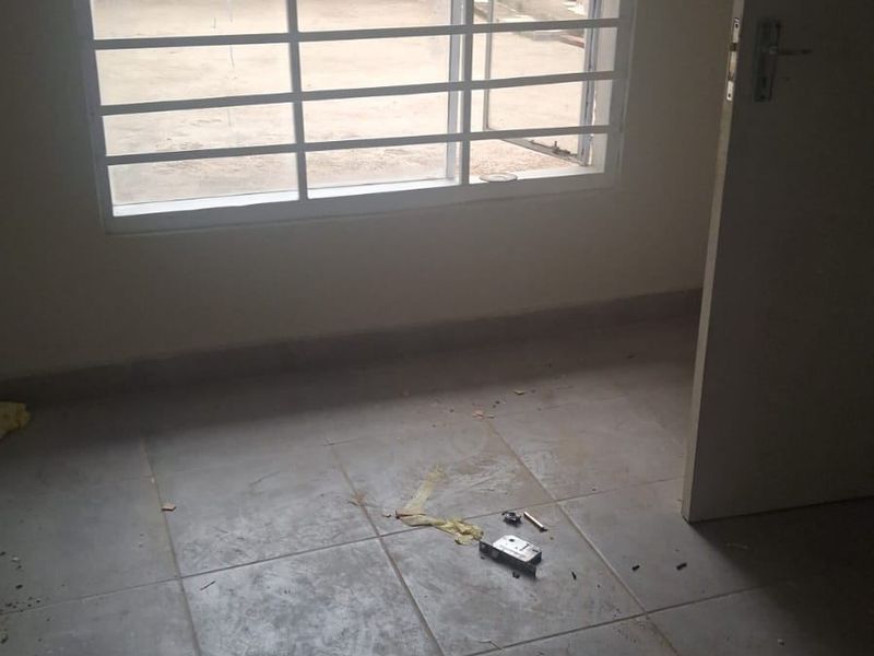 Apartment Rental Monthly In Kempton Park - Photo 10