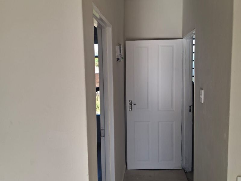 Apartment Rental Monthly In Kempton Park - Photo 4
