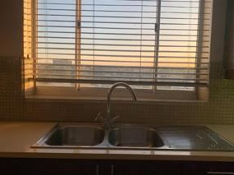 Apartment Rental Monthly In Bedfordview - Photo 5