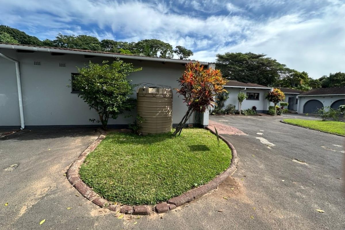 Townhouse For Sale In Port Shepstone - Photo 4