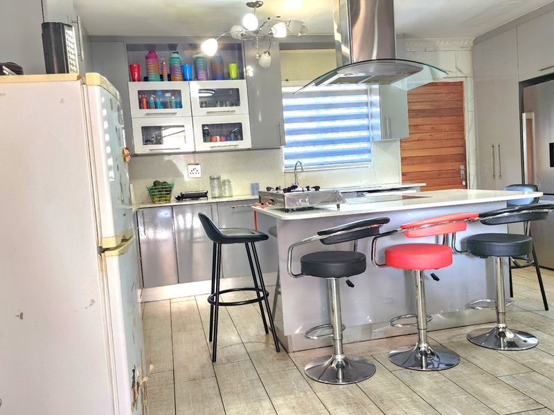 Townhouse For Sale In Centurion - Photo 2