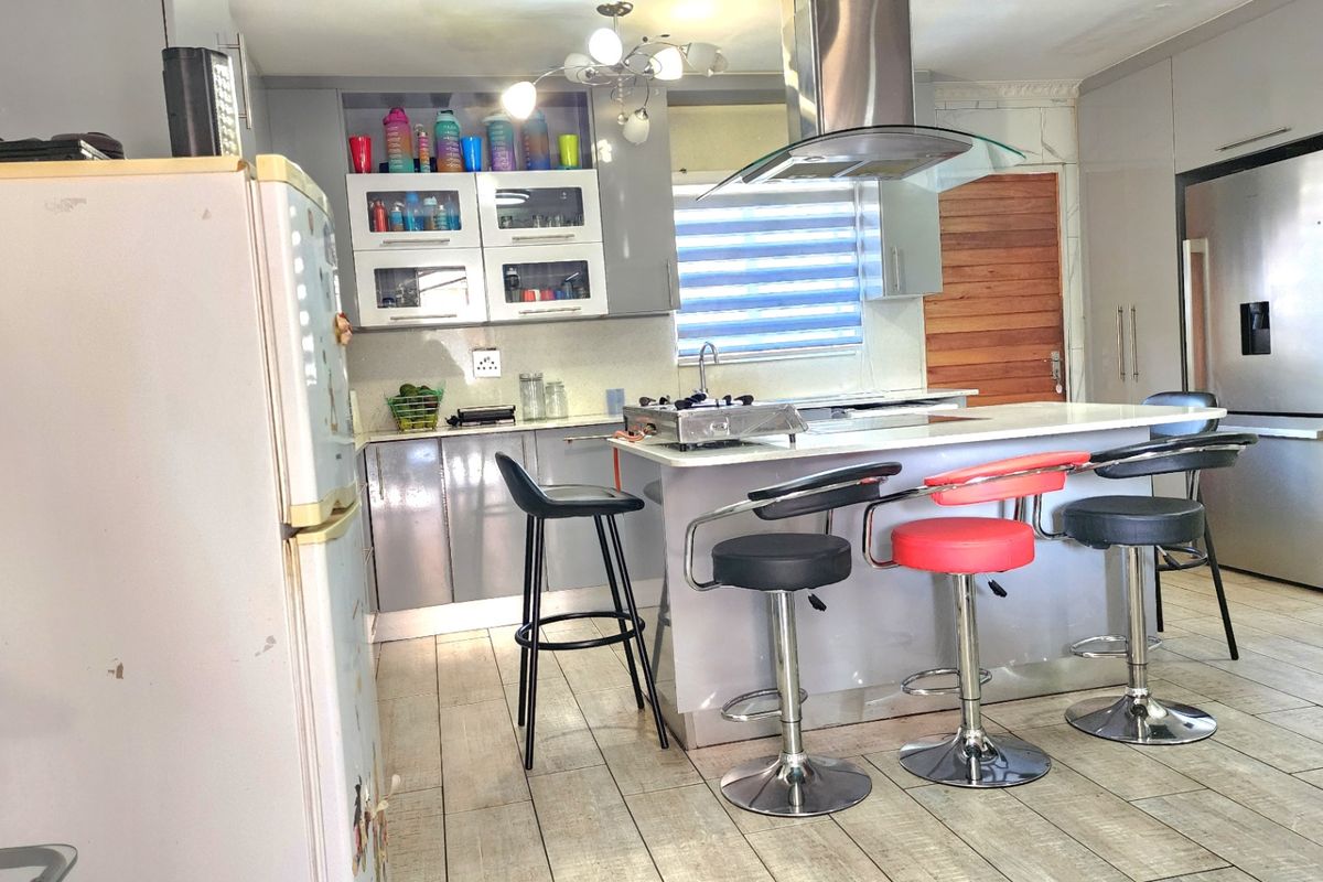 Townhouse For Sale In Centurion - Photo 2