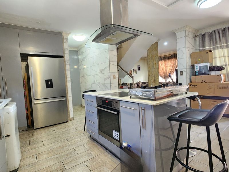 Townhouse For Sale In Centurion - Photo 9