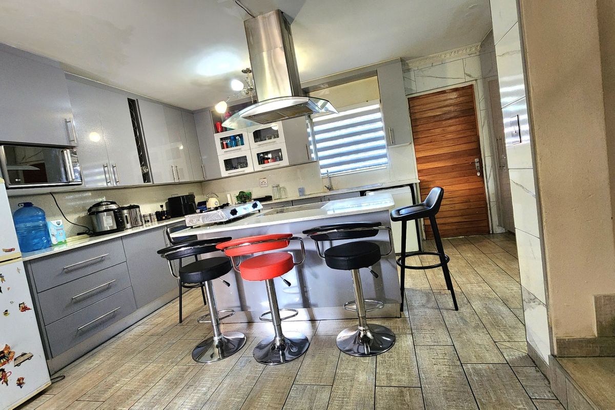 Townhouse For Sale In Centurion - Photo 4