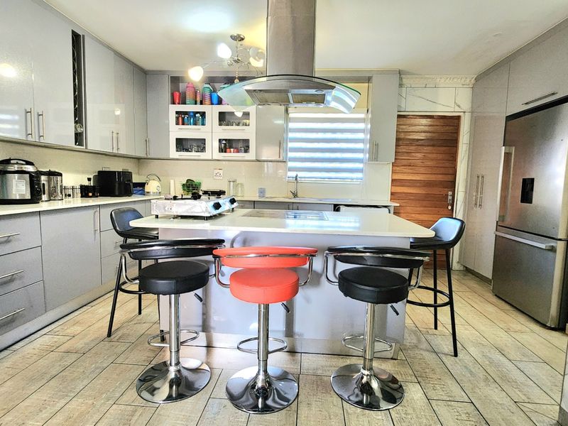 Townhouse For Sale In Centurion - Photo 3