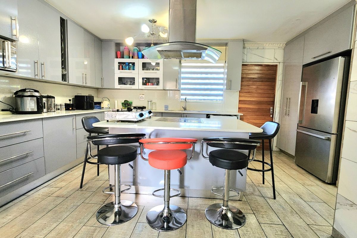 Townhouse For Sale In Centurion - Photo 3