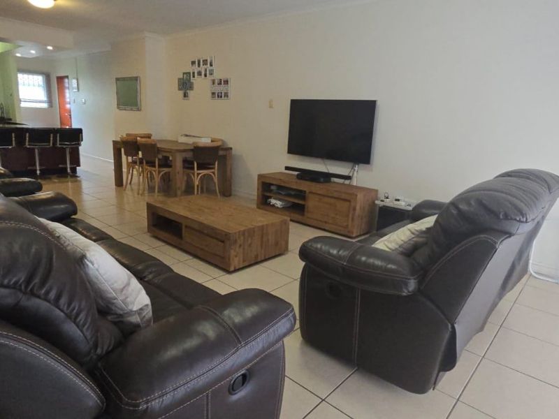 Apartment For Sale In Umhlanga - Photo 1