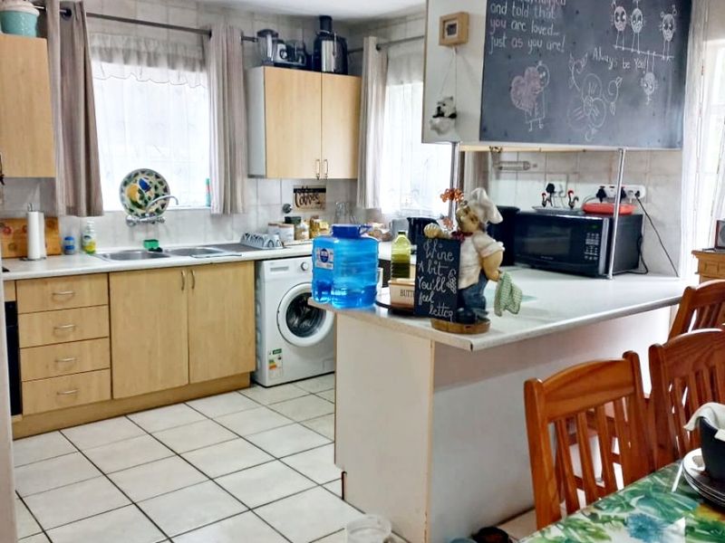 Townhouse Rental Monthly In Edenvale - Photo 5