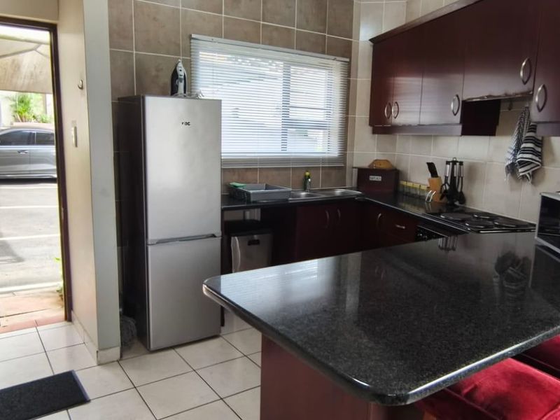 Apartment For Sale In Margate - Photo 5