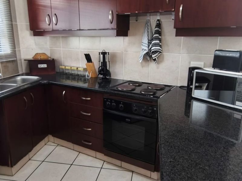 Apartment For Sale In Margate - Photo 6