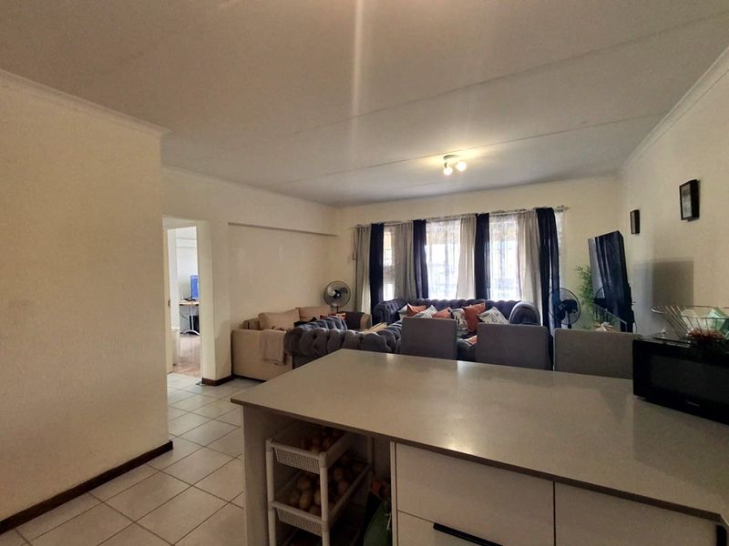 Apartment For Sale In Randburg - Photo 7