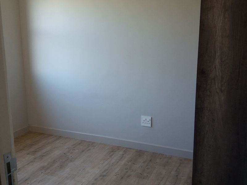 Townhouse Rental Monthly In Midrand - Photo 4