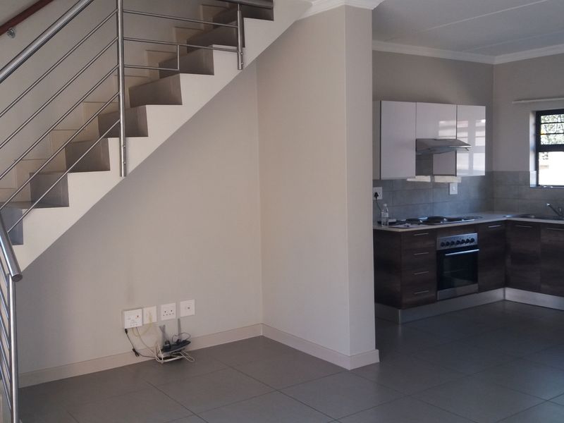 Townhouse Rental Monthly In Midrand - Photo 3