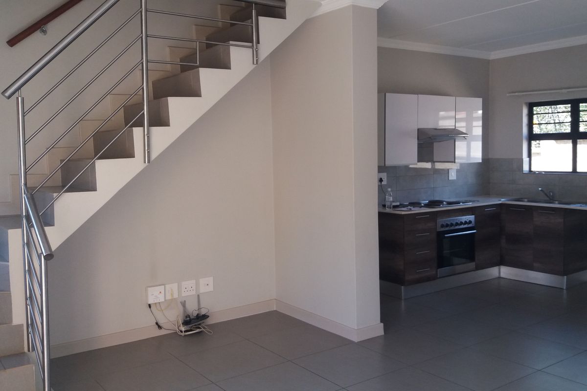 Townhouse Rental Monthly In Midrand - Photo 3