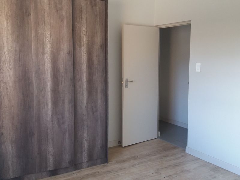 Townhouse Rental Monthly In Midrand - Photo 5