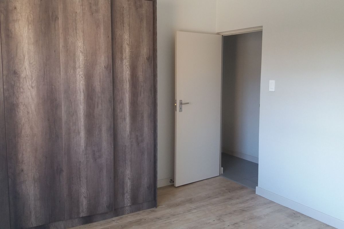 Townhouse Rental Monthly In Midrand - Photo 5