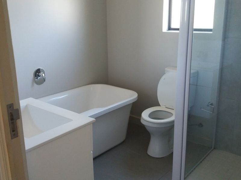 Townhouse Rental Monthly In Midrand - Photo 8