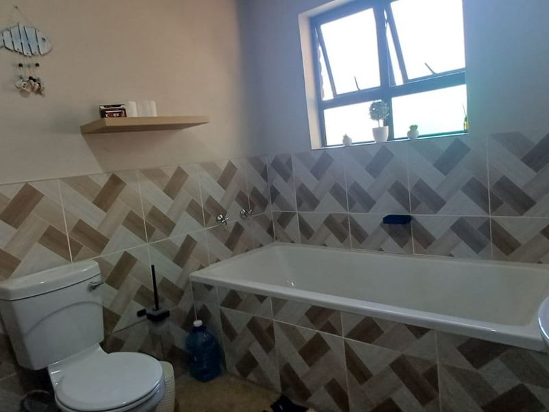 House For Sale In Port Edward - Photo 10