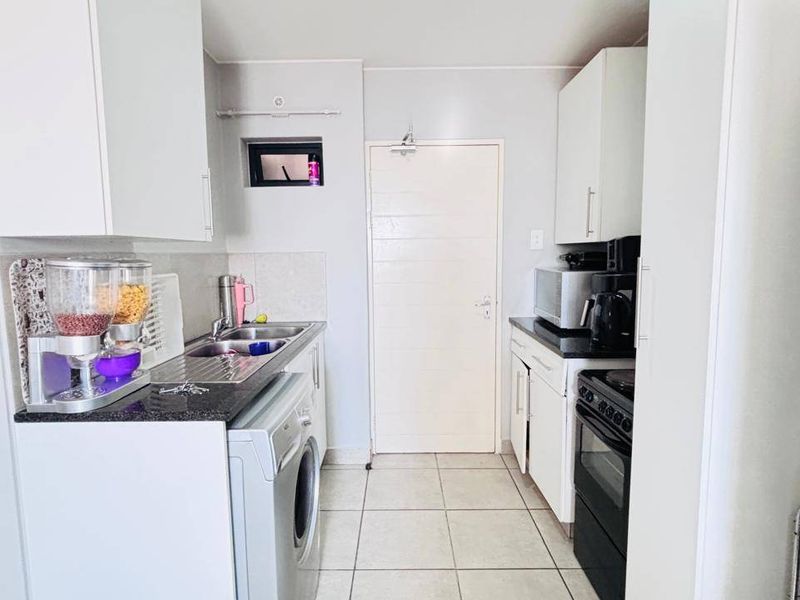 Apartment For Sale In Midrand - Photo 4