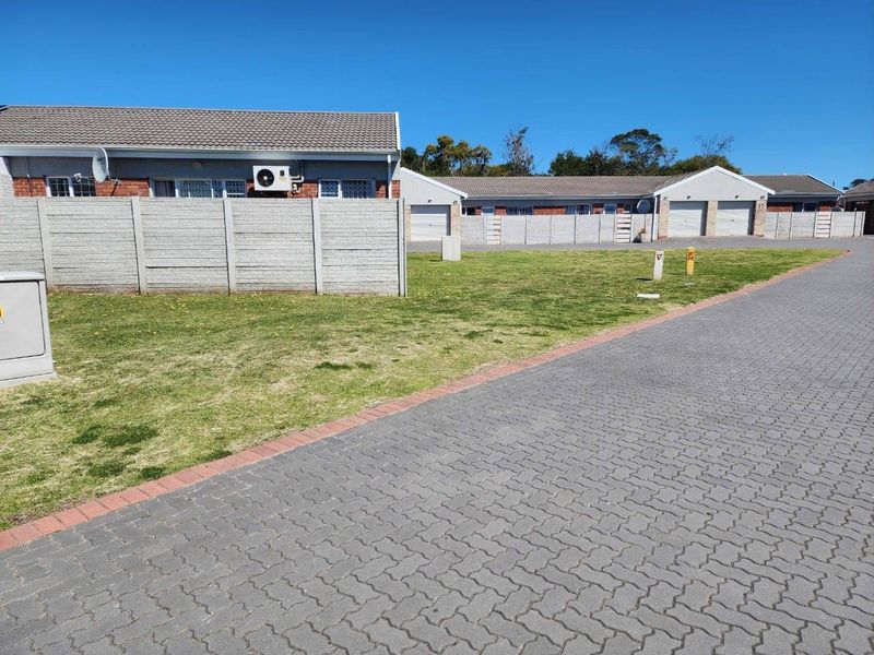 Cluster For Sale In Port Elizabeth - Photo 3