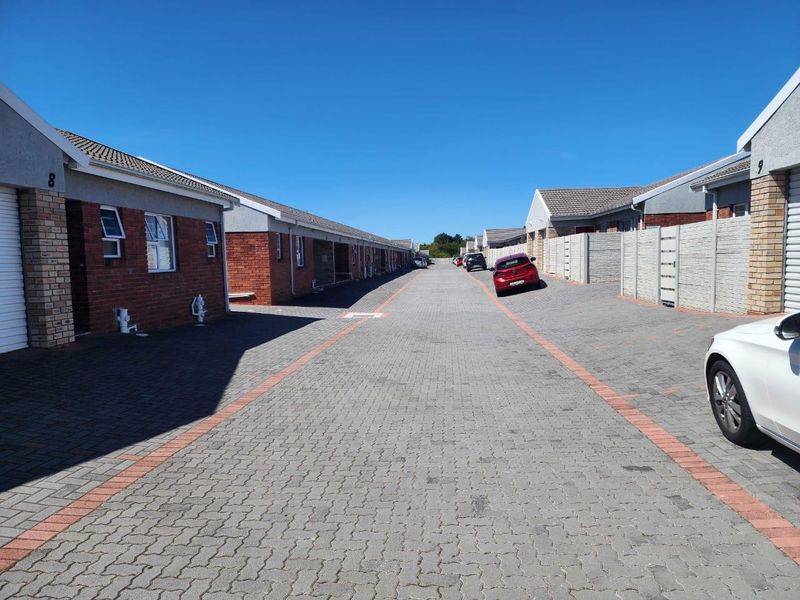Cluster For Sale In Port Elizabeth - Photo 2