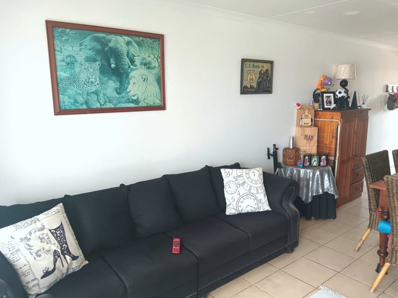 Apartment For Sale In Port Elizabeth - Photo 4