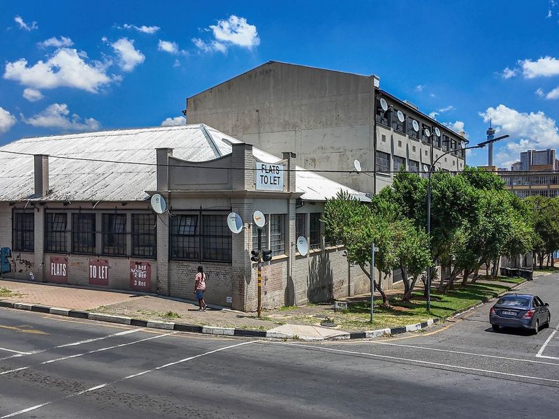 Commercial For Sale In Johannesburg - Photo 2