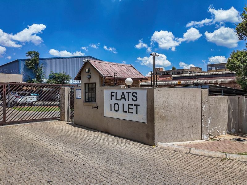 Commercial For Sale In Johannesburg - Photo 9