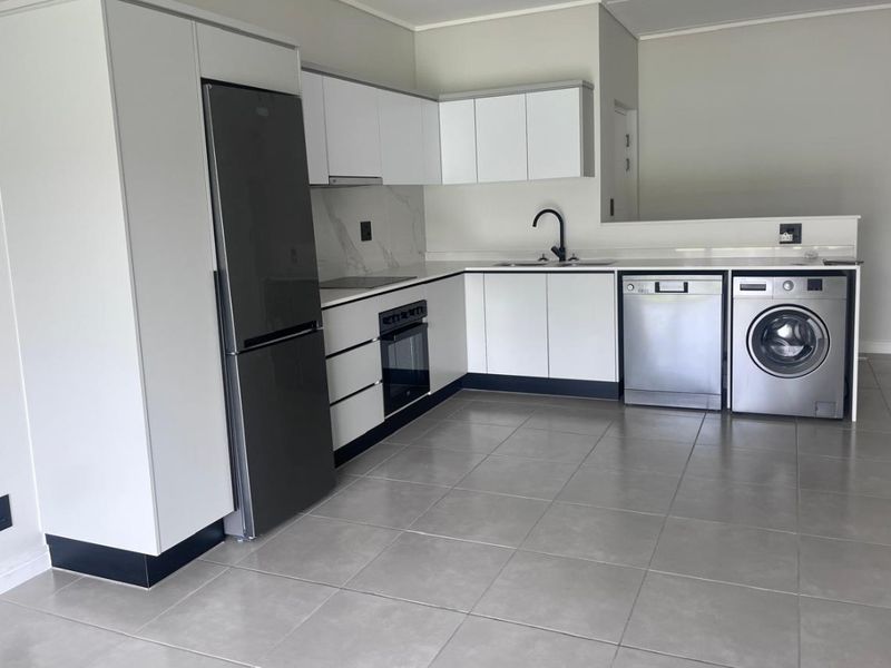 Apartment Rental Monthly In Midrand - Photo 3