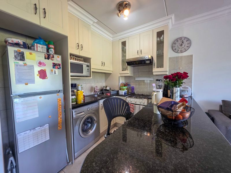 Apartment For Sale In Margate - Photo 8