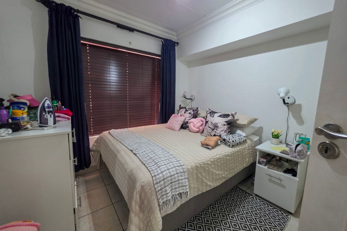 Apartment For Sale In Margate - Photo 4