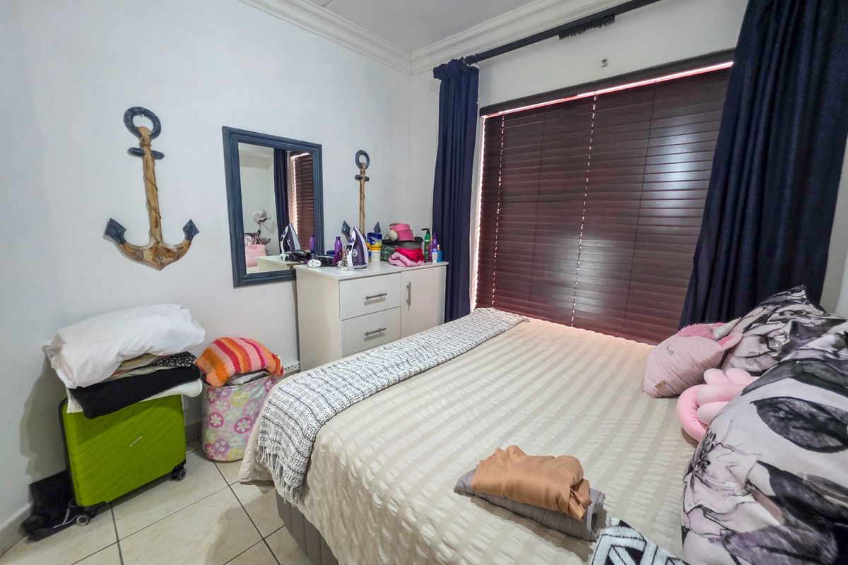 Apartment For Sale In Margate - Photo 5