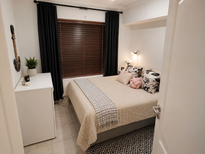 Apartment For Sale In Margate - Photo 5