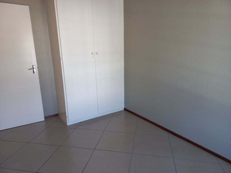 Townhouse For Sale In Edenvale - Photo 8