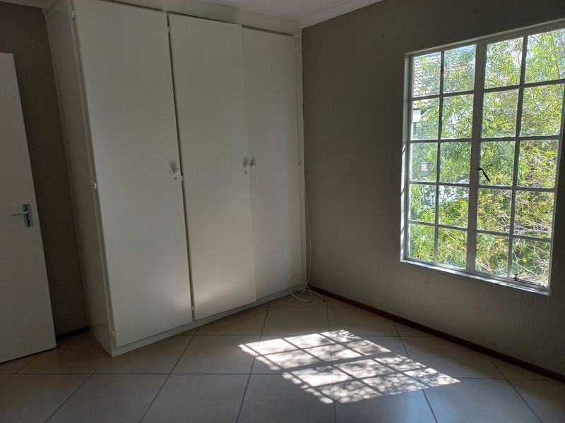 Townhouse For Sale In Edenvale - Photo 6