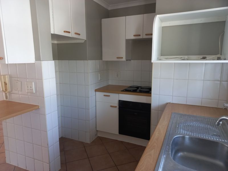 Townhouse For Sale In Edenvale - Photo 7