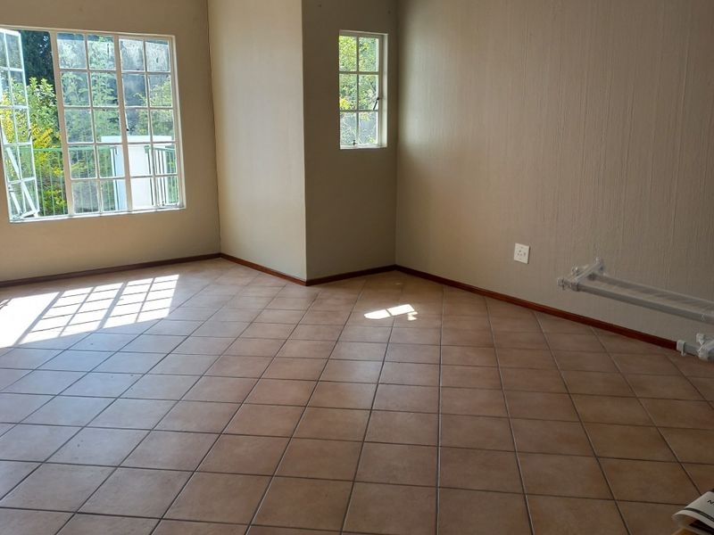 Townhouse For Sale In Edenvale - Photo 4