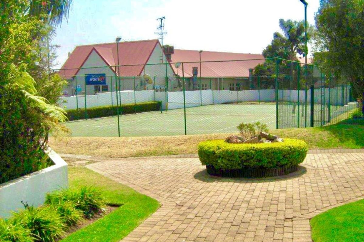 Townhouse For Sale In Edenvale - Photo 3