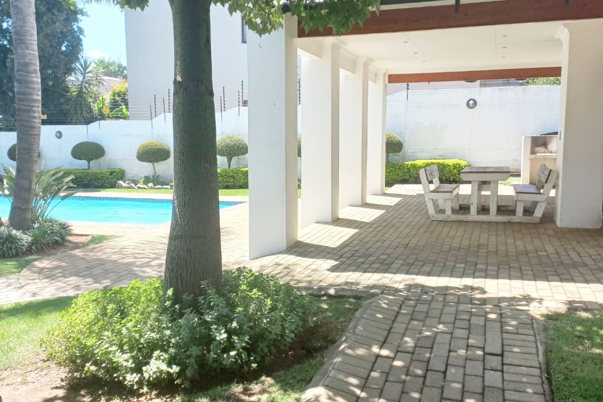 Townhouse For Sale In Edenvale - Photo 4