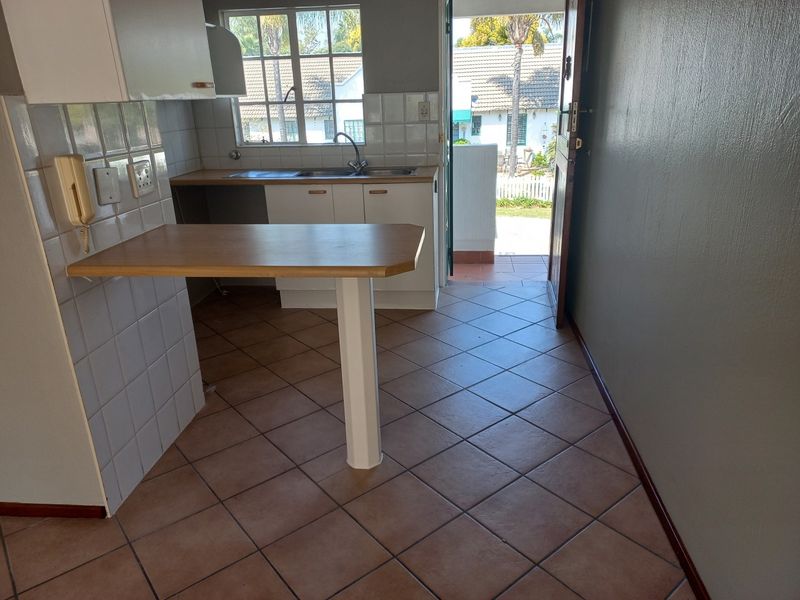 Townhouse For Sale In Edenvale - Photo 8