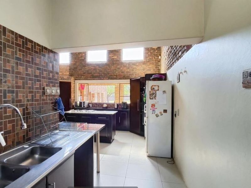 House For Sale In Kempton Park - Photo 3