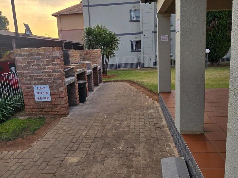 Apartment For Sale In Benoni - Photo 7