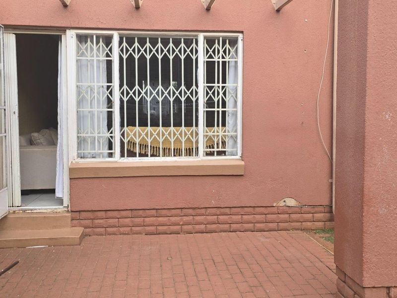 Apartment For Sale In Benoni - Photo 10