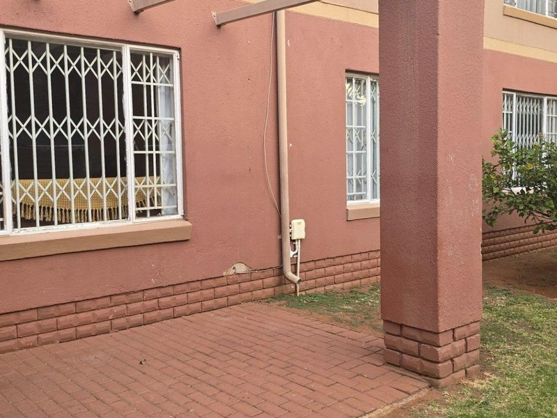 Apartment For Sale In Benoni - Photo 9