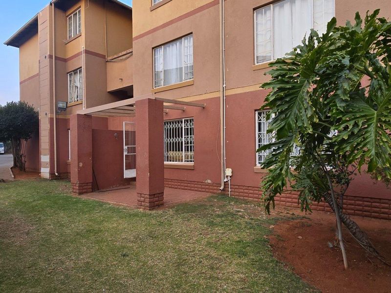 Apartment For Sale In Benoni - Photo 2