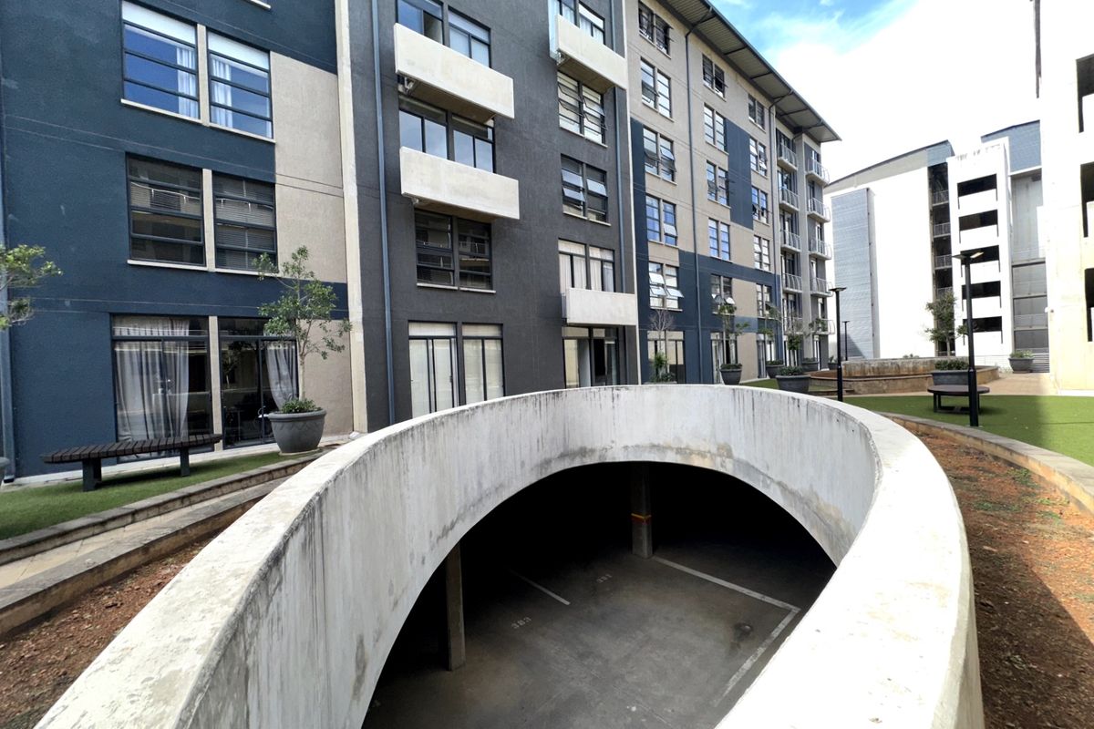 Apartment For Sale In Pretoria - Photo 3