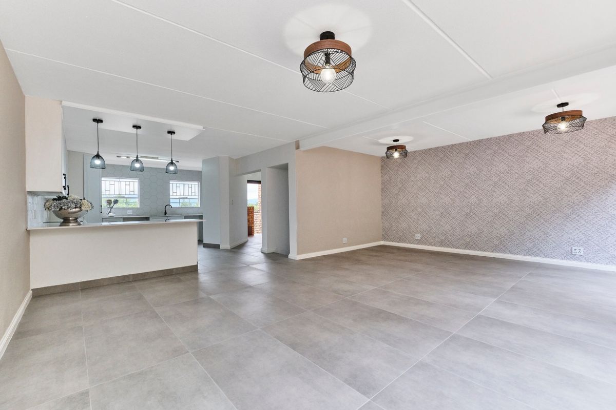 Townhouse Rental Monthly In Randburg - Photo 4
